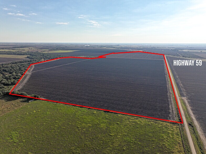 378 County Road 352, El Campo, TX à vendre - Photo principale – Image 1 sur 9