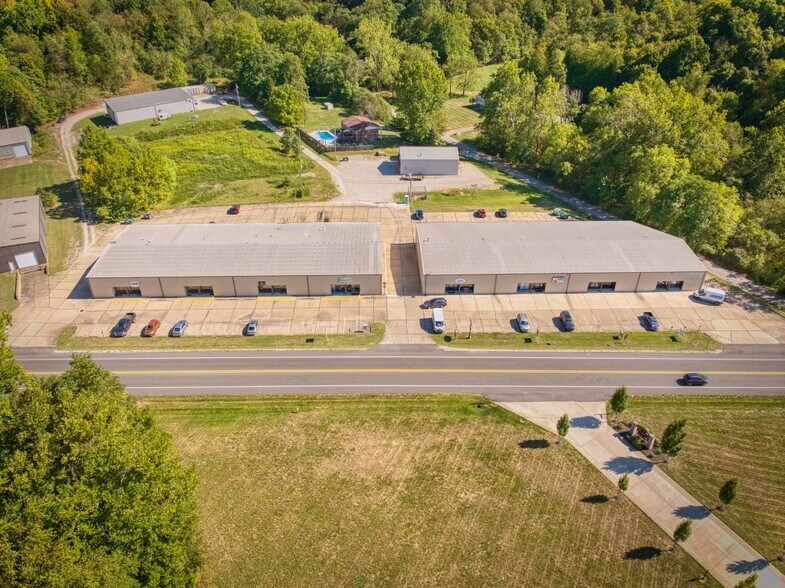 2198 WV-14, Williamstown, WV à louer - Photo de l’immeuble – Image 3 sur 4