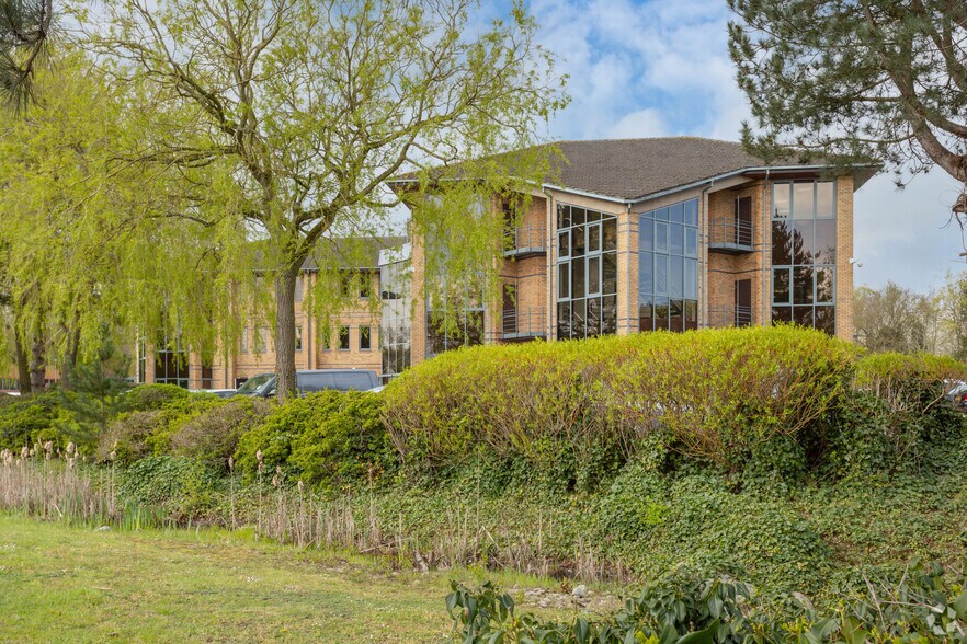 2M Siskin Dr, Coventry à louer - Photo de l’immeuble – Image 3 sur 8