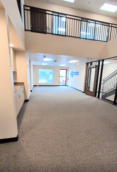 27316 Spectrum Way, The Woodlands, TX à louer - Photo de l’immeuble – Image 2 sur 12