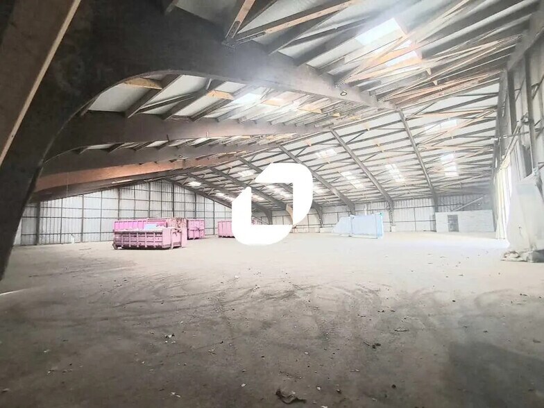 Industriel/Logistique dans Bassens à louer - Photo intérieure – Image 2 sur 2