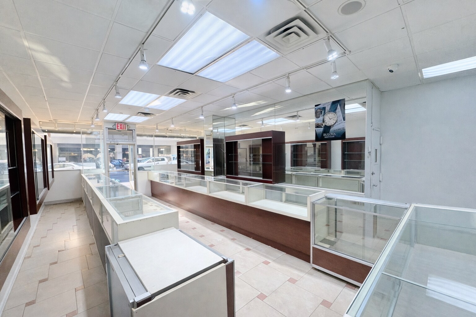 6913 Grand Ave, Maspeth, NY à louer Photo principale– Image 1 sur 11