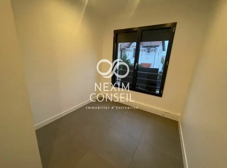 Bureau dans Colombes à louer - Photo de l’immeuble – Image 2 sur 9