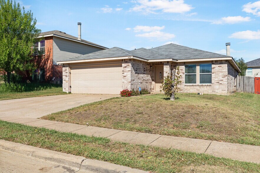 4054 Gray Fox Dr, Fort Worth, TX à vendre - Photo de l’immeuble – Image 3 sur 3