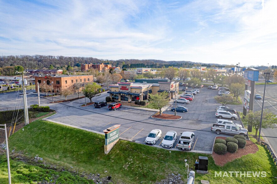 145 Commonwealth Ave, Wytheville, VA à vendre - Photo de l’immeuble – Image 2 sur 4