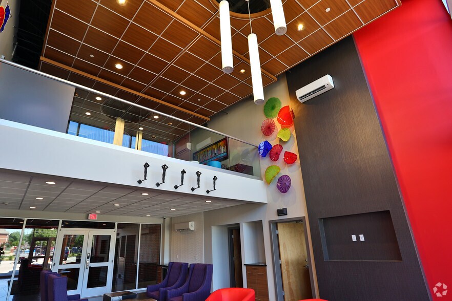 750 W Imhoff Rd, Norman, OK à vendre - Photo intérieure – Image 3 sur 75