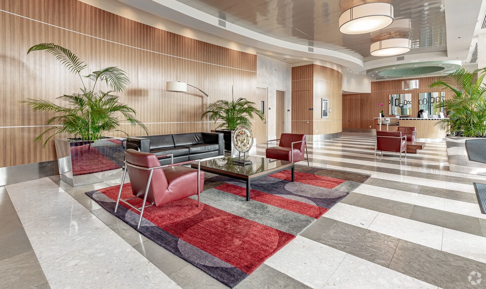 175 SW 7th St, Miami, FL à louer - Hall d’entrée – Image 2 sur 252