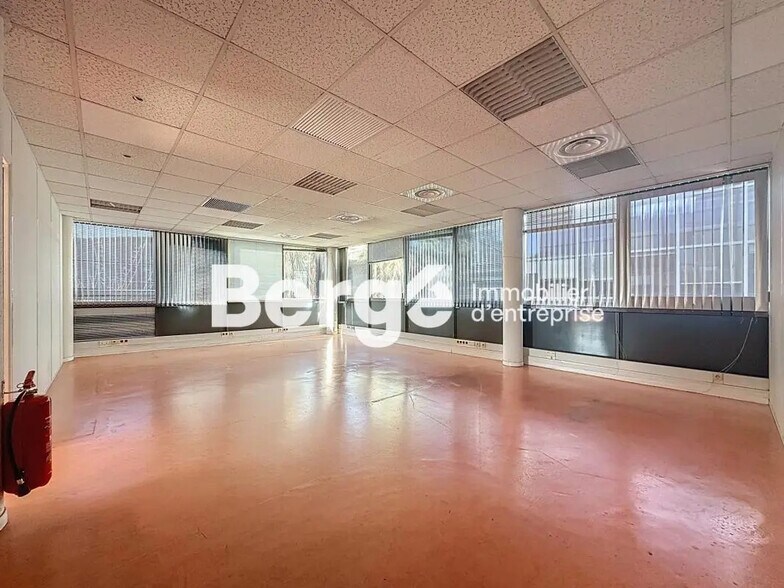 Bureau dans Antibes à louer - Photo intérieure – Image 2 sur 14