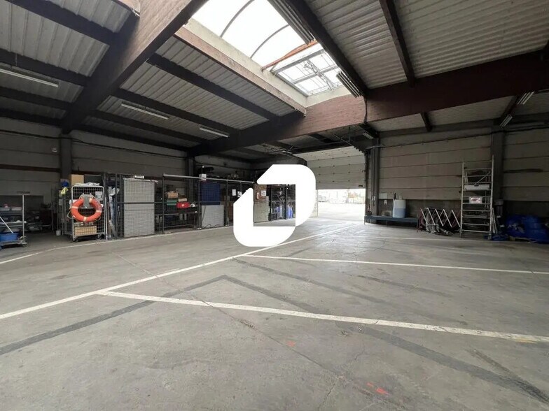 Bureau dans Fretin à louer - Photo de l’immeuble – Image 1 sur 10