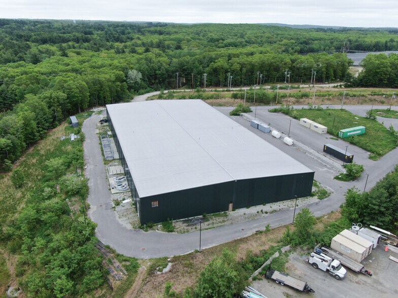 26 Williams Way, Bellingham, MA à vendre - Photo de l’immeuble – Image 2 sur 7