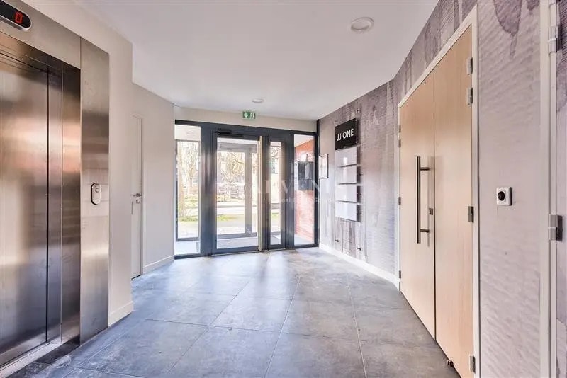 Bureau dans Guyancourt à louer - Hall d’entrée – Image 3 sur 4