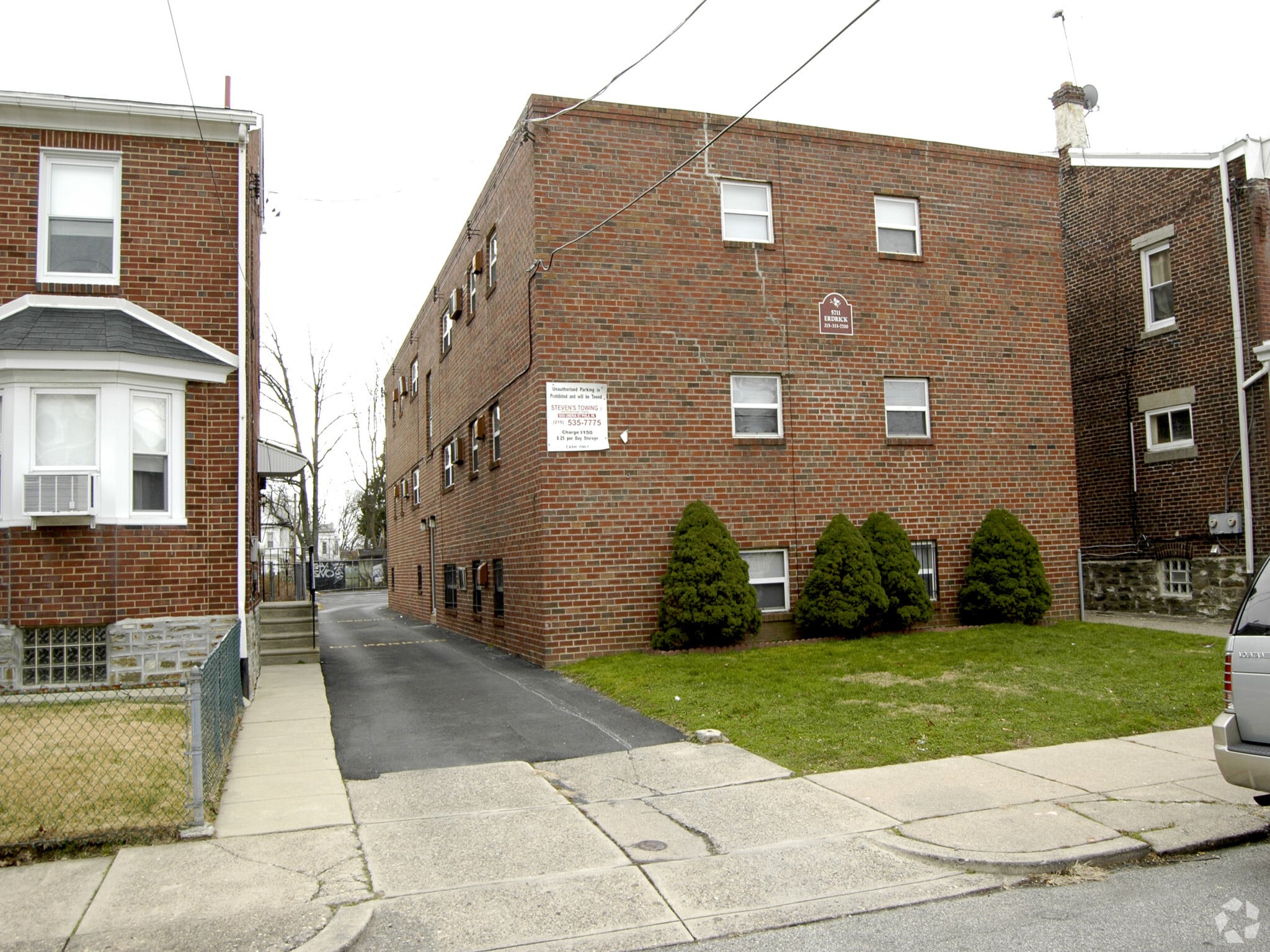 5711 Erdrick St, Philadelphia, PA à vendre Photo principale– Image 1 sur 3