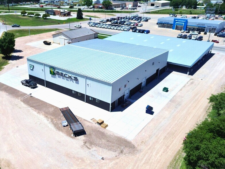 405 Lake Ave, Gothenburg, NE à vendre - Photo de l’immeuble – Image 2 sur 34