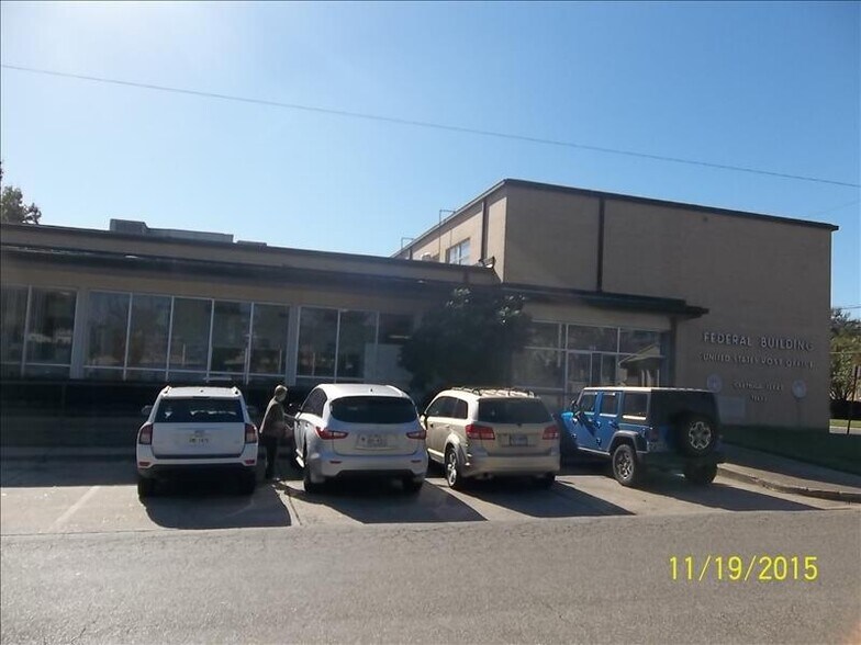 109 W Wellington St, Carthage, TX à louer - Photo de l’immeuble – Image 1 sur 3