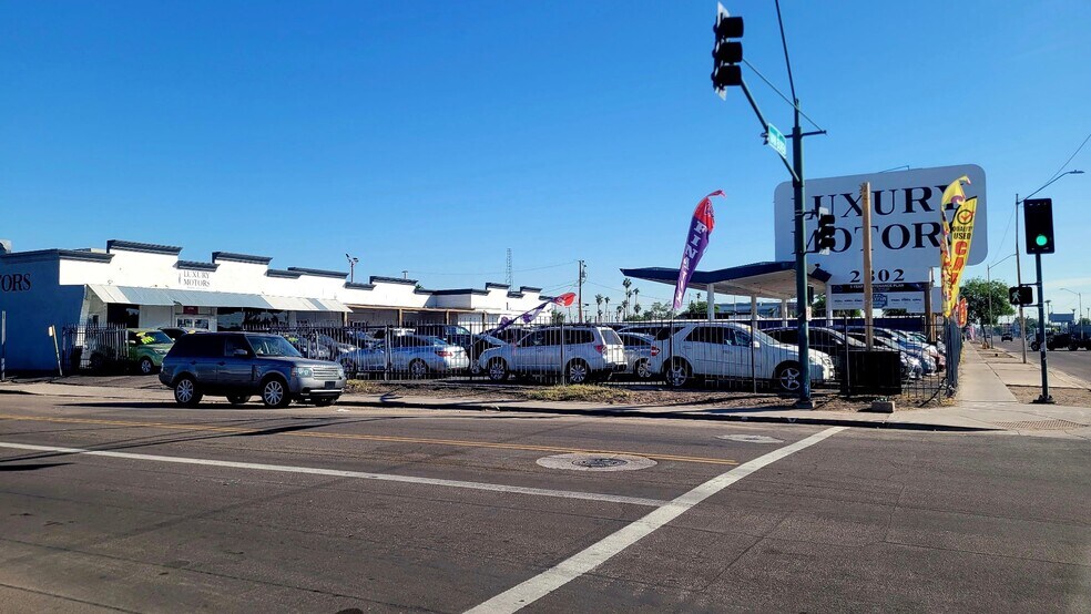 2802 E Van Buren St, Phoenix, AZ à vendre - Photo de l’immeuble – Image 2 sur 11