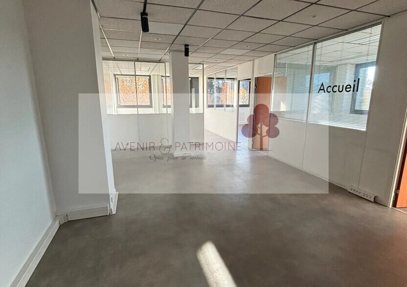 Bureau dans Aix-En-Provence à louer - Photo de l’immeuble – Image 2 sur 5