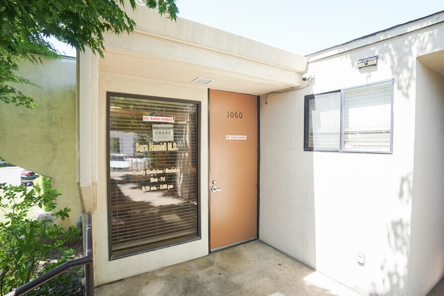 1060-1080 Delbon Ave, Turlock, CA à louer - Photo de l’immeuble – Image 2 sur 11