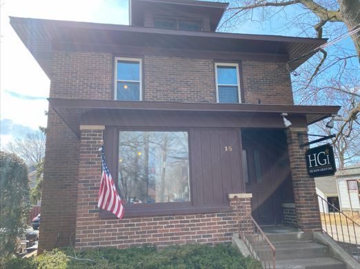 15 W Crystal Lake Ave, Crystal Lake, IL à vendre Photo de l’immeuble– Image 1 sur 9