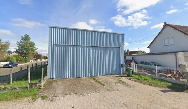 Plus de détails pour Local d'activités à louer