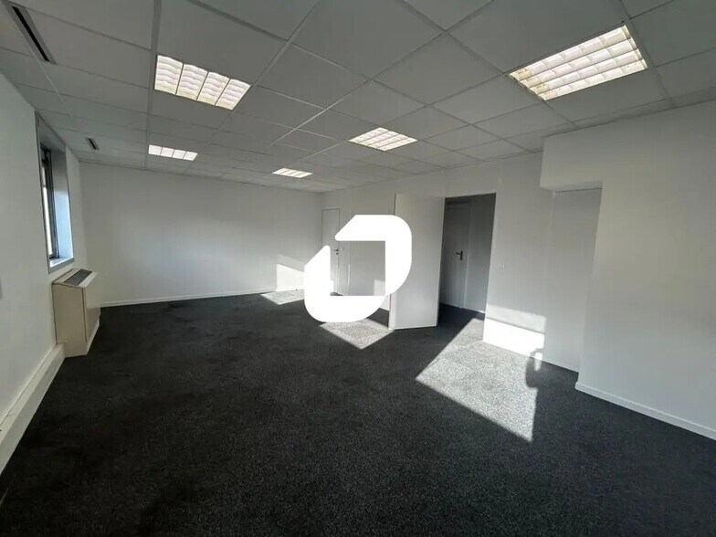 Bureau dans Noisy-le-Grand à louer - Photo intérieure – Image 3 sur 9