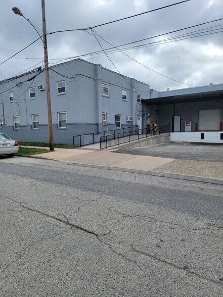 100 Erickson Ave, Essington, PA à louer - Photo principale – Image 1 sur 10