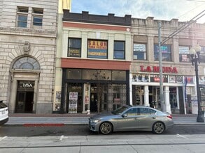 108 W 4th St, Santa Ana, CA à louer Photo intérieure– Image 1 sur 9