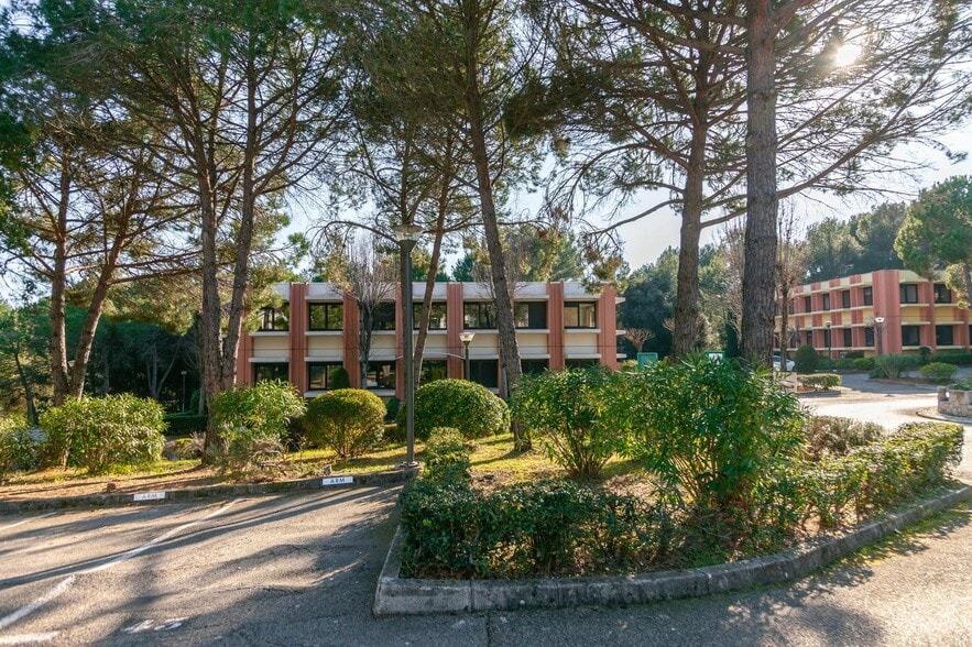 1360 Route Des Dolines, Valbonne à louer - Photo de l’immeuble – Image 2 sur 9