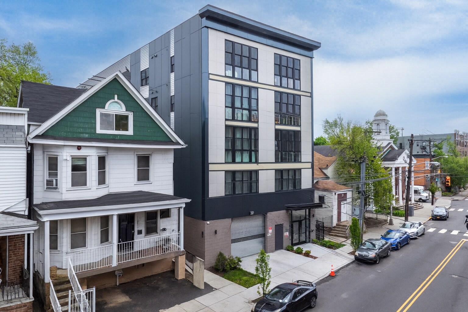 144 Bergen Ave, Jersey City, NJ à vendre Photo de l’immeuble– Image 1 sur 16