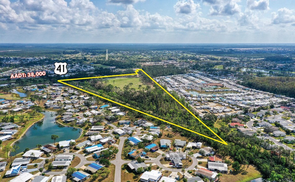 19001 N Tamiami Trl, North Fort Myers, FL à vendre - Aérien – Image 3 sur 10