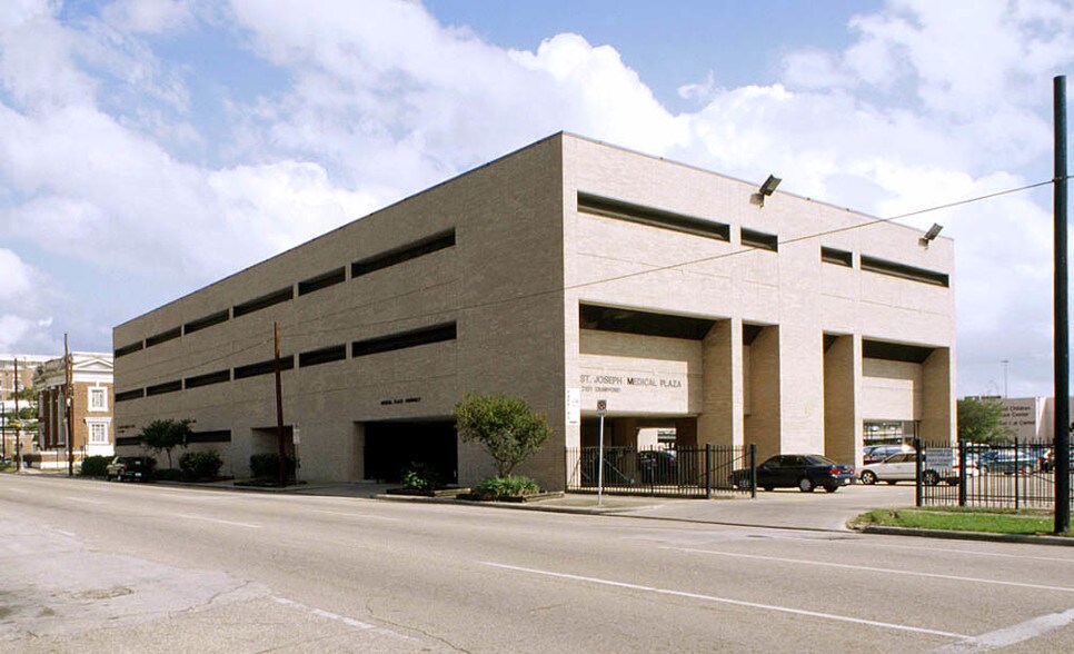 2101 Crawford St, Houston, TX à louer - Photo de l’immeuble – Image 2 sur 24
