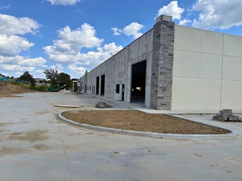 325 Hancock Dr, Hudson Oaks, TX à vendre - Photo de l’immeuble – Image 3 sur 5