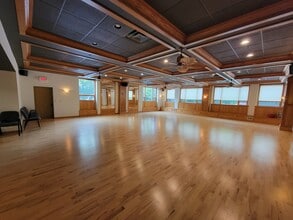 21415 W Greenfield Ave, New Berlin, WI à louer Photo intérieure– Image 2 sur 2