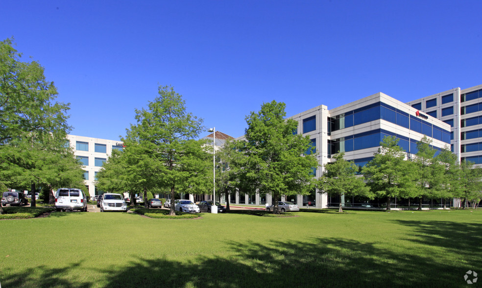 3250 Briarpark Dr, Houston, TX à louer - Photo de l’immeuble – Image 3 sur 22