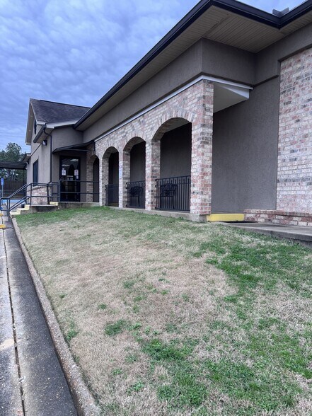 103 Watts St, Jonesboro, LA à vendre - Photo de l’immeuble – Image 2 sur 5