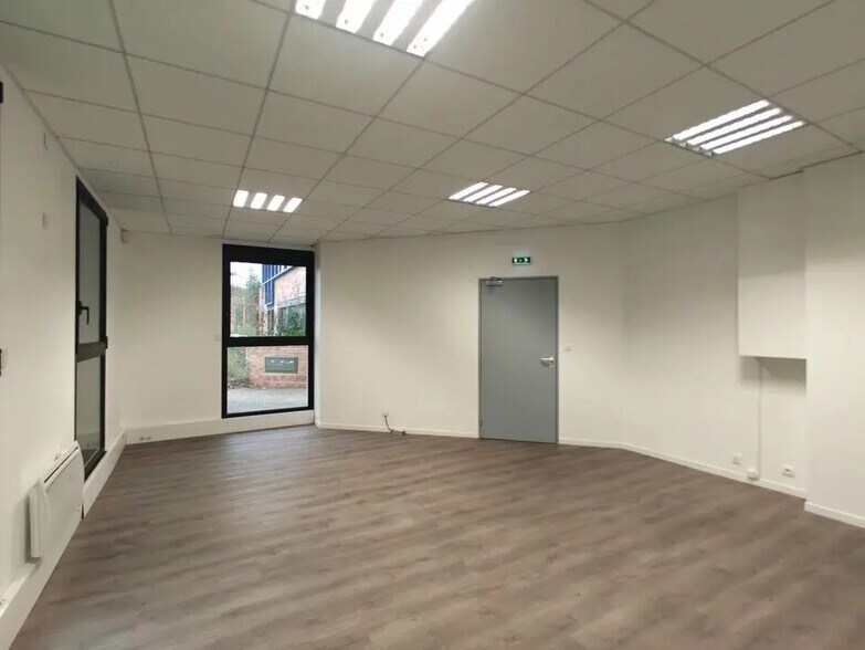 6 8 Square Du Chêne Germain, Cesson-Sévigné à louer - Photo de l’immeuble – Image 2 sur 8