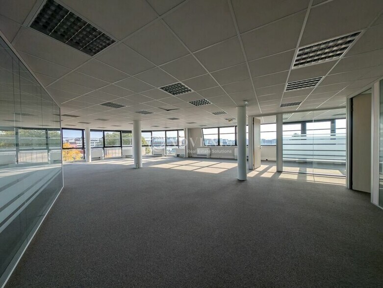 Bureau dans Strasbourg à louer - Photo de l’immeuble – Image 3 sur 12