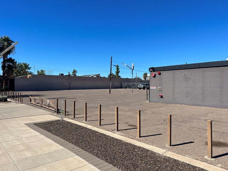 256 E Main St, Mesa, AZ à louer - Photo de l’immeuble – Image 3 sur 9