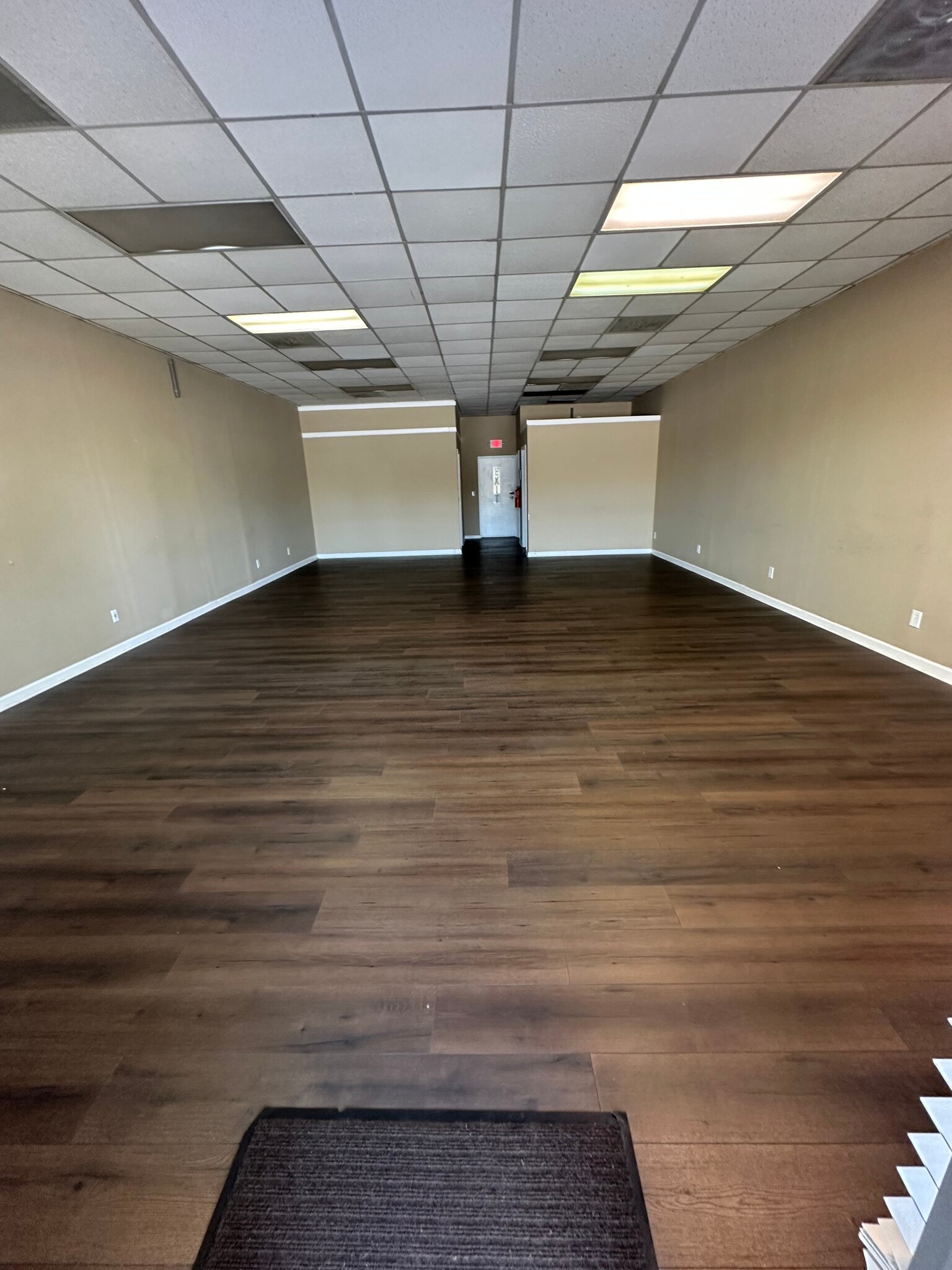 214 Atlanta Rd, Cumming, GA à louer Photo intérieure– Image 1 sur 5