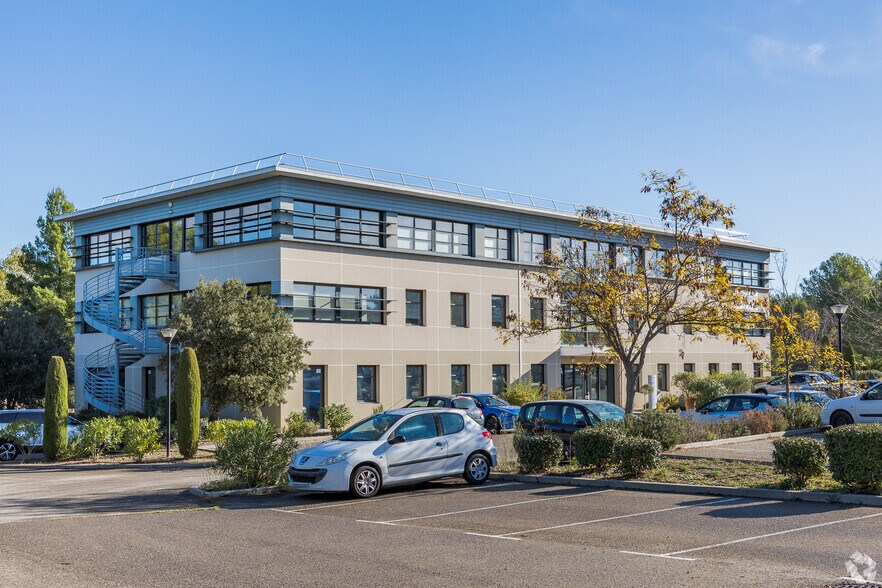 320 Avenue Archimède, Aix-en-Provence à louer - Photo principale – Image 1 sur 4