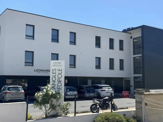 Plus de détails pour Local commercial à vendre