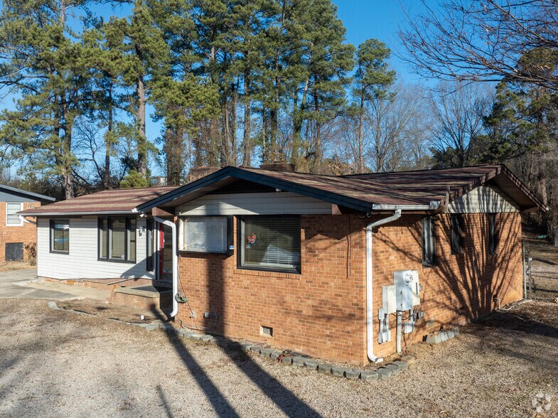 1613 Ronald Dr, Raleigh, NC à vendre - Photo de l’immeuble – Image 1 sur 29