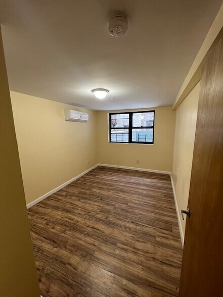 19 E 204th St, Bronx, NY à vendre - Photo de l’immeuble – Image 3 sur 19