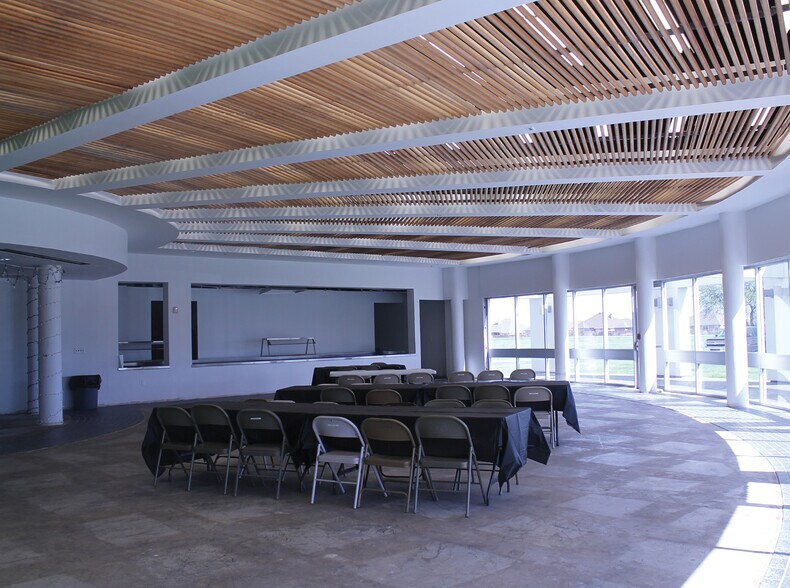 2501 Earl Rudder Fwy S, College Station, TX à louer - Photo intérieure – Image 2 sur 6
