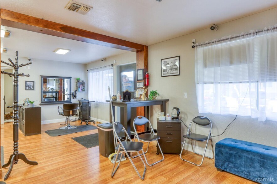 3816 Pioneer Trl, South Lake Tahoe, CA à vendre - Photo intérieure – Image 2 sur 39