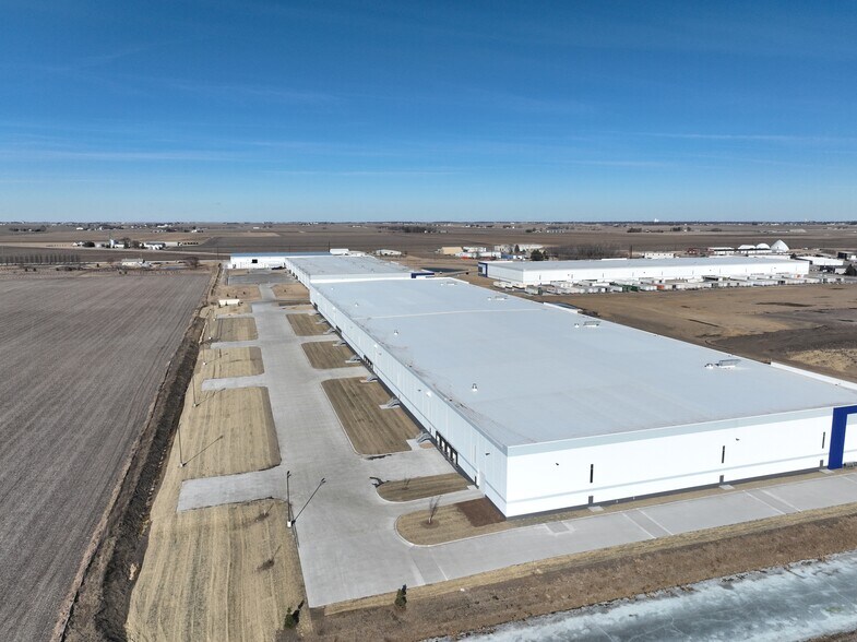 8730 Northwest Blvd, Davenport, IA à louer - Aérien – Image 3 sur 12