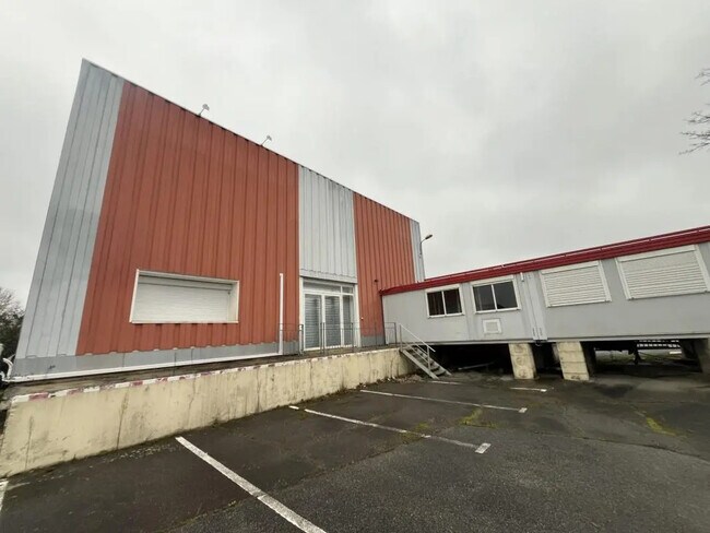 Plus de détails pour Industriel/Logistique à louer
