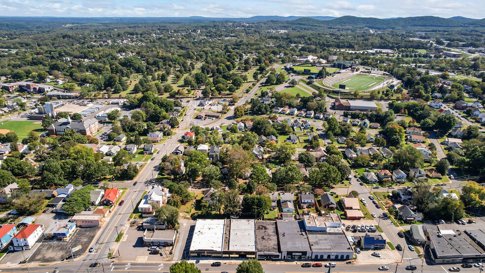 3014 Memorial Ave, Lynchburg, VA à vendre - Photo de l’immeuble – Image 3 sur 41