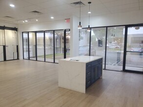 2570-2580 N Powerline Rd, Pompano Beach, FL à louer Photo intérieure– Image 2 sur 13