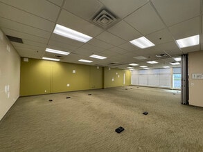 80 Courtneypark Dr W, Mississauga, ON à louer Photo intérieure– Image 2 sur 12