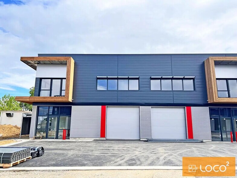 25 Rue Des Usines, Fenouillet à louer - Photo de l’immeuble – Image 2 sur 5